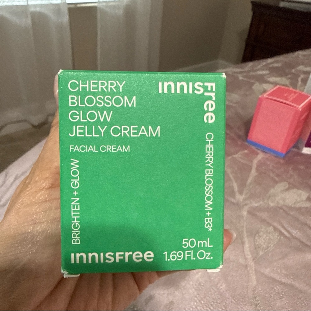 Innisfree Cherry Blossom Glow Jelly Cream
